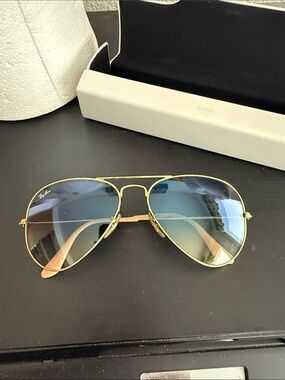 Ray-Ban Aviator rb3025 58mm Sunglasses with Blue flash gradient Lenses